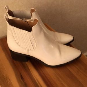 White boots 8.5